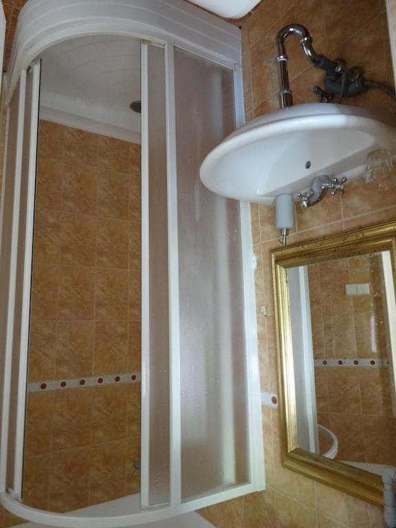 Garden Apartment On Art Nouveau Street In Central Praga Esterno foto